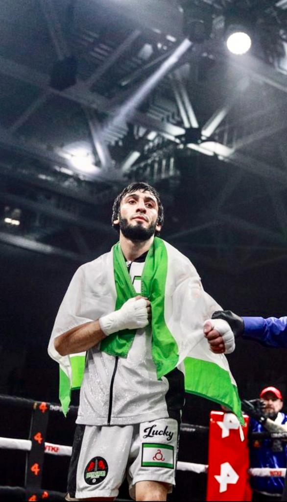 Albert Khamkhoev, Boxing super welterweight fighter