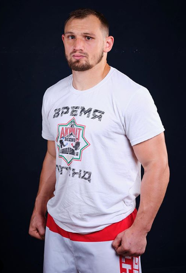 Aslambek Idigov, Boxing light heavyweight fighter