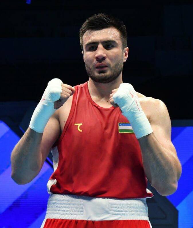 Bakhodir Jalolov, Boxing heavyweight fighter