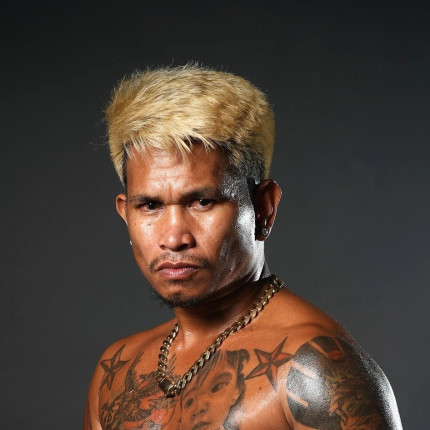 John Riel Casimero, Boxing featherweight fighter