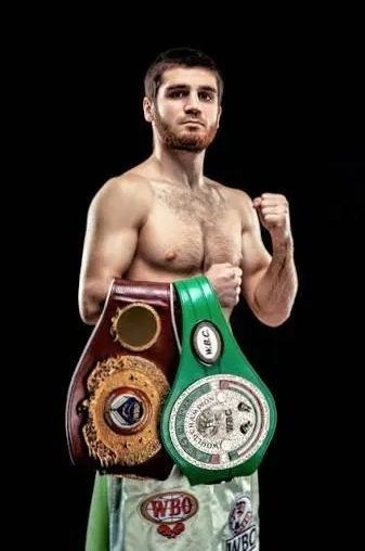 Karen Chukhadzhian, Boxing welterweight fighter