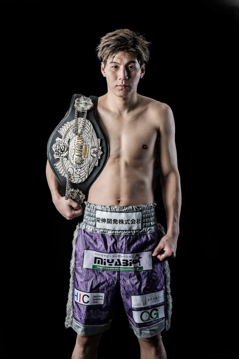 Toshiki Shimomachi, Boxing featherweight fighter